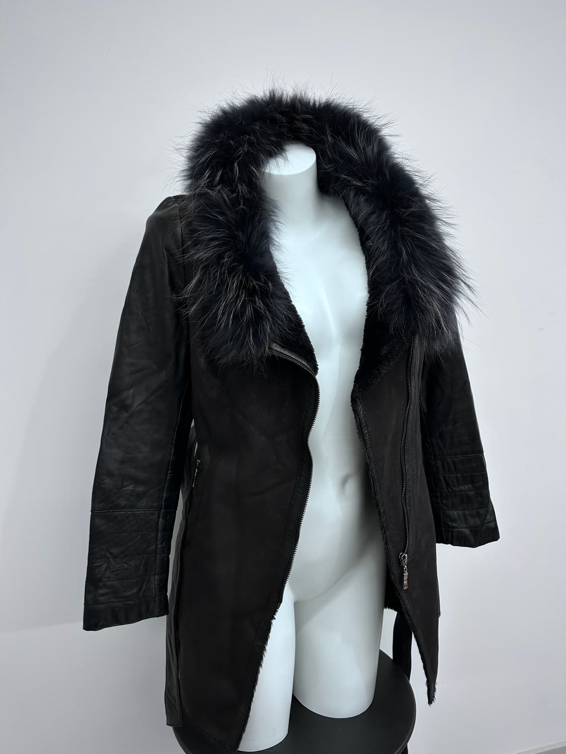 사선 시어링 퍼 코팅 자켓 상품이미지3