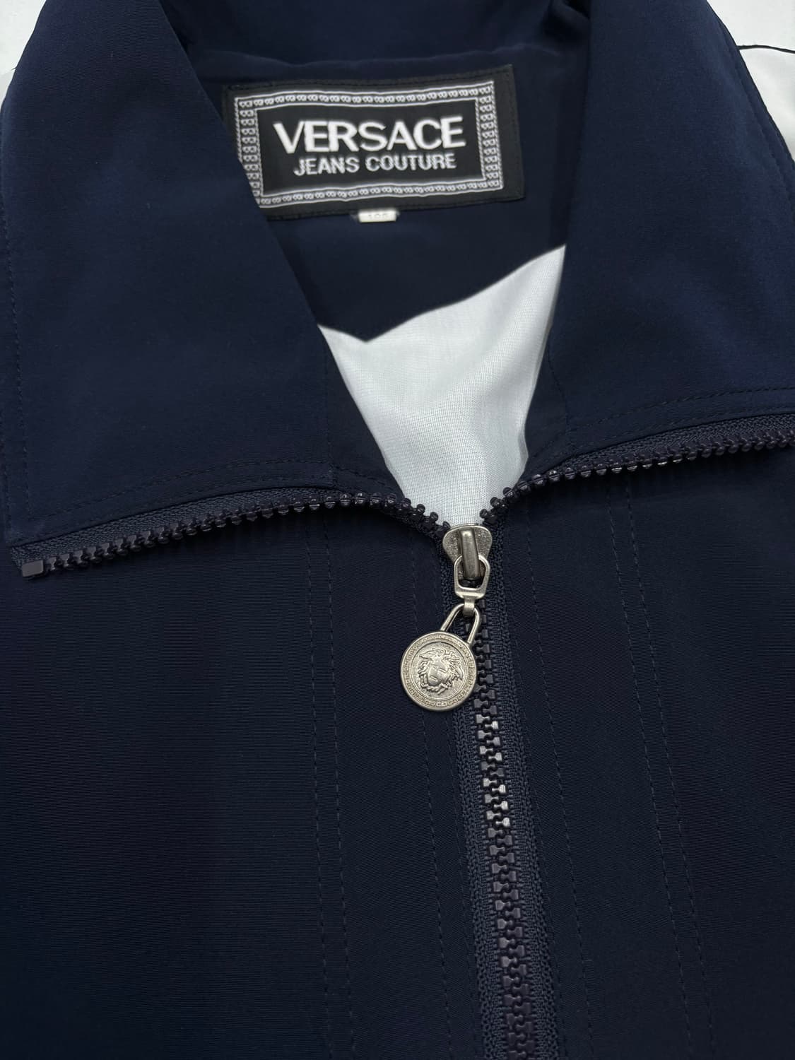 베르사체 올드스쿨 자수 바람막이 자켓 상품이미지7