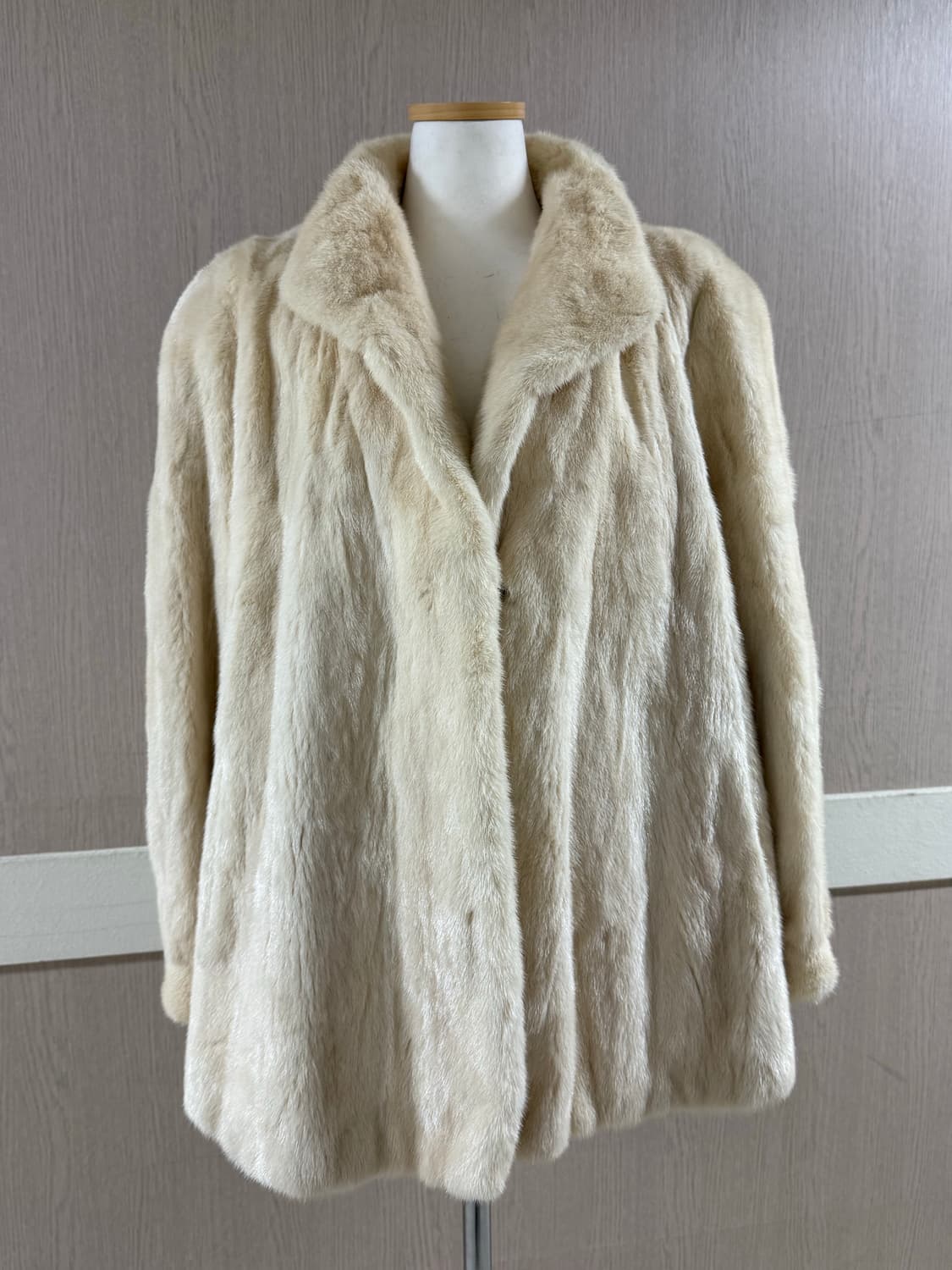 진도 아메리칸퍼워드 아이보리 밍크코트 상품이미지1