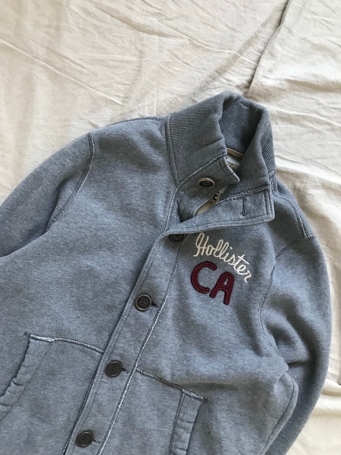 홀리스터 자수 로고 그레이 버튼 면집업 상품이미지6