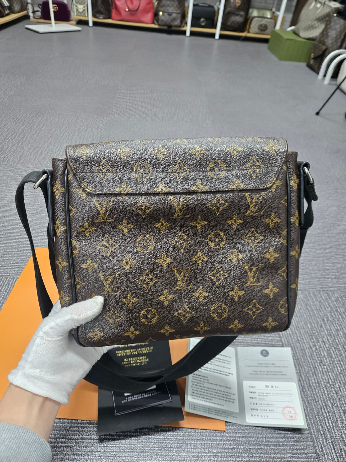 [특가][정품] 루이비통 디스트릭트 크로스백 상품이미지2