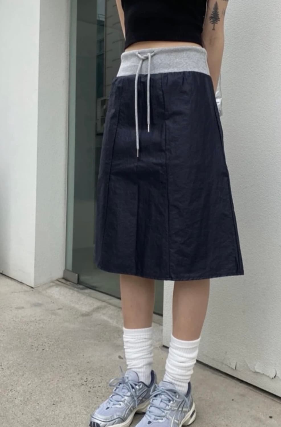 나일론 네이비 밴딩 스커트  상품이미지1