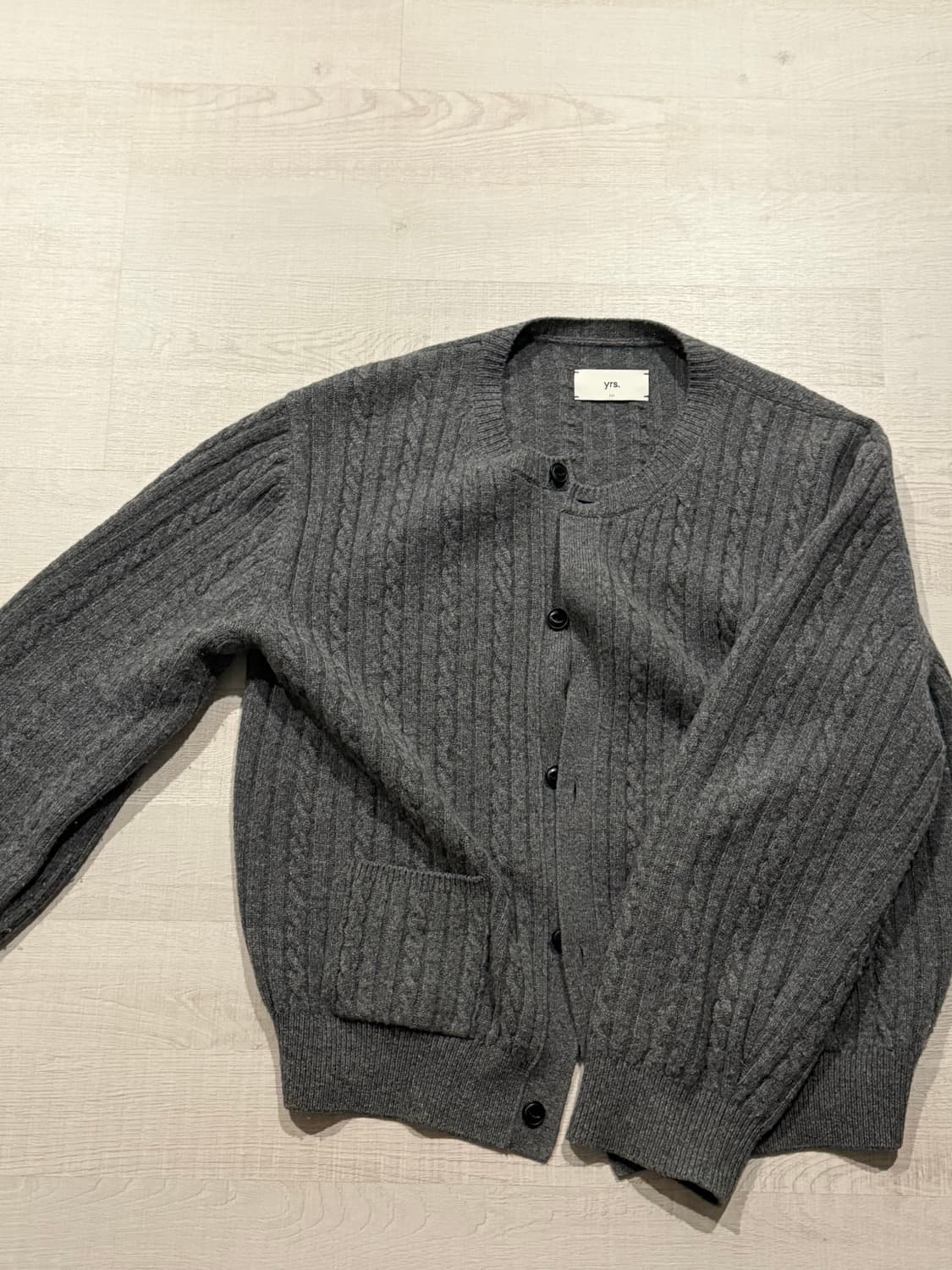 [L] 이얼즈어고 슈퍼파인 메리노 울 케이블 가디건 상품이미지4