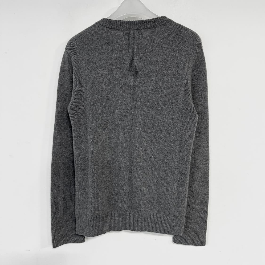 마인 커프스 버튼 캐시미어 니트 탑 (GREY) 상품이미지4