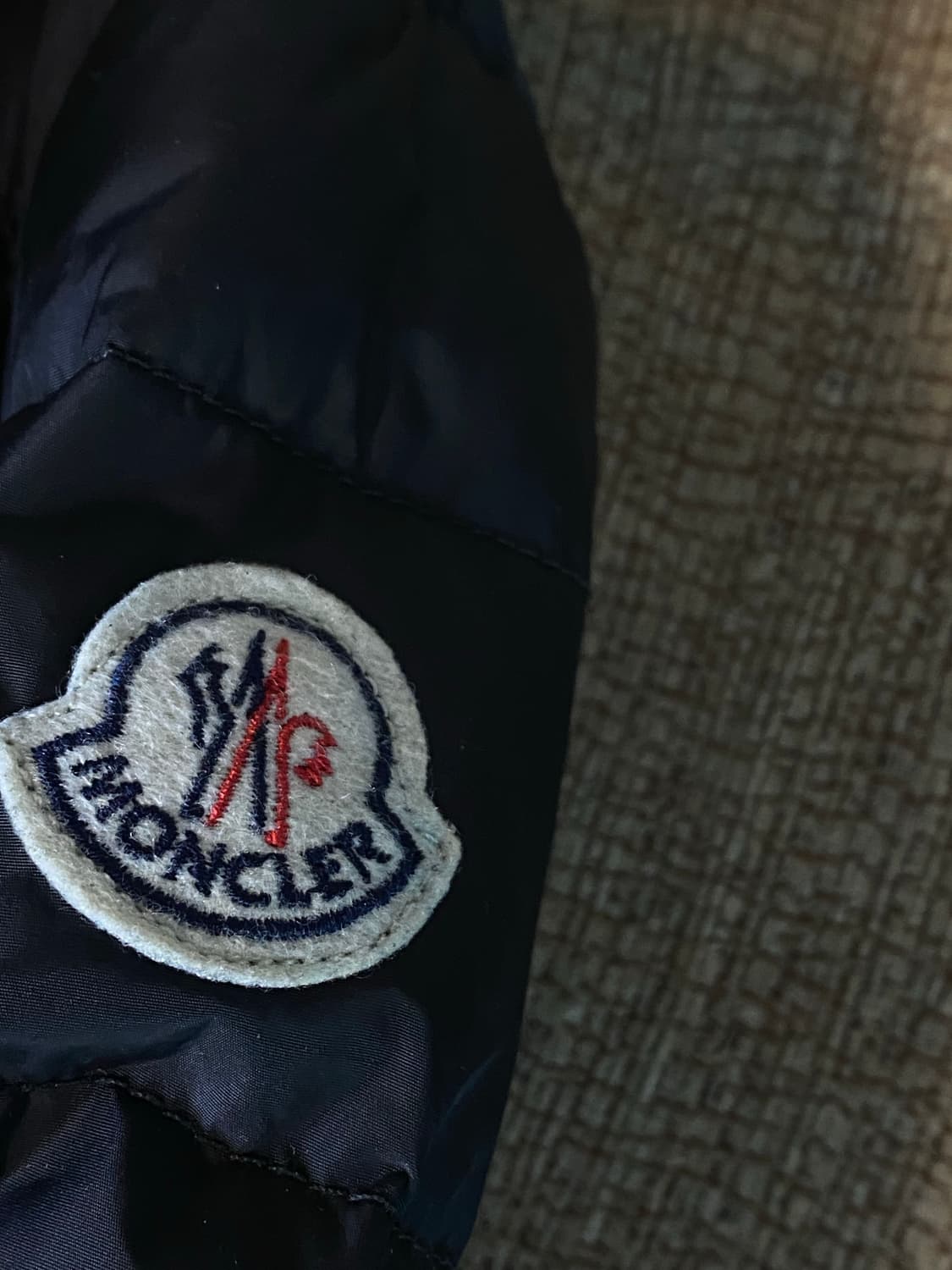 몽클레르 몽클레어 프레네 블랙 양털 카라 다운패딩 상품이미지7