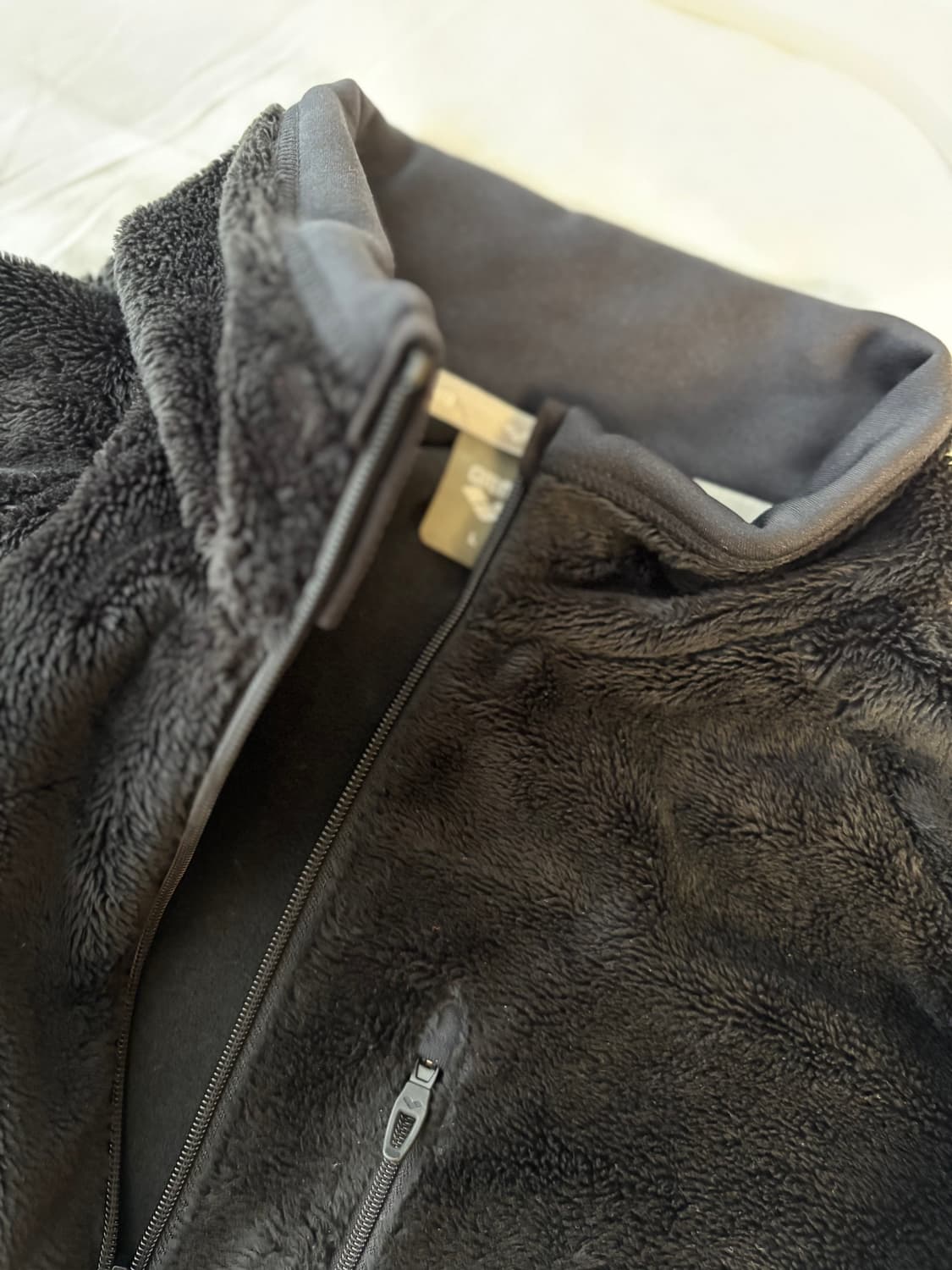 따뜻한 아레나 블랙 플리스 집업 상품이미지1