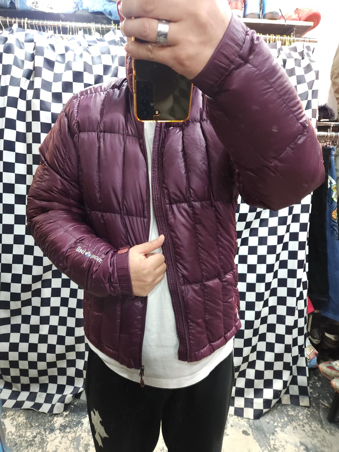 몽벨 1000필 구스 경량 패딩 점퍼
​
 상품이미지10