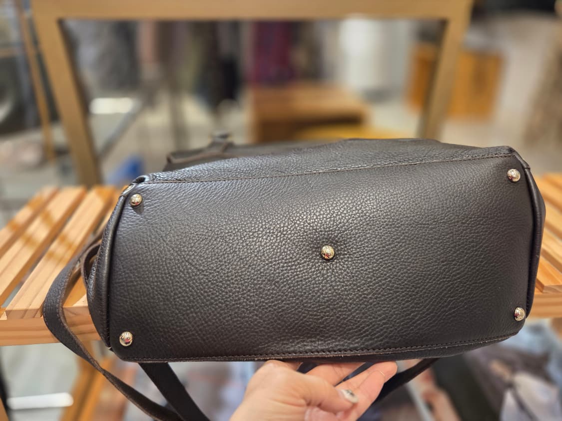 자넬라토 포스티나 스터드 가죽 숄더백 상품이미지8