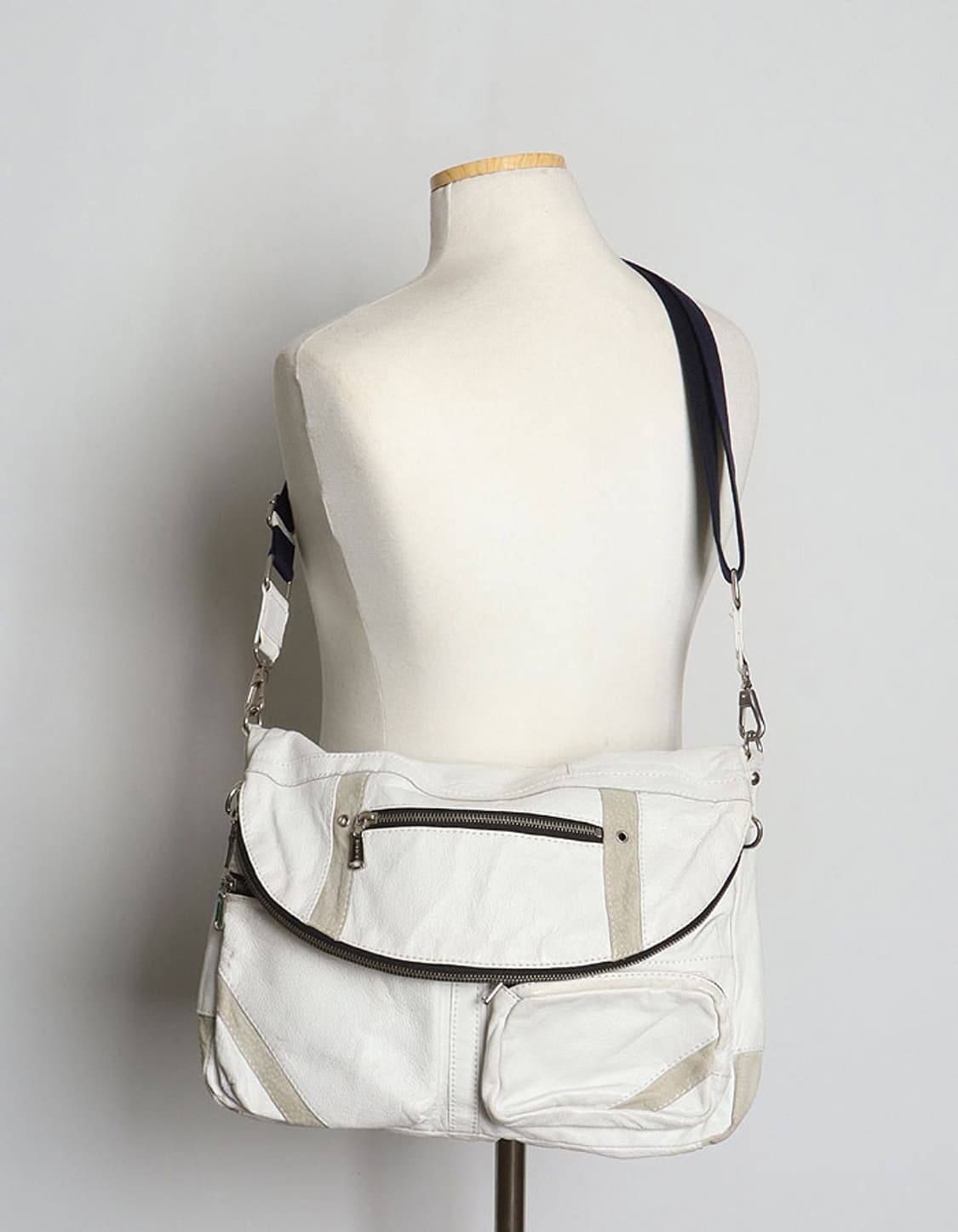 COMME CA MEN Leather Cross Bag 상품이미지1