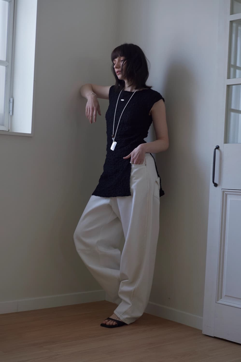 미즈유 mizyu LACE SEE THROUH TOP - BLACK 상품이미지3