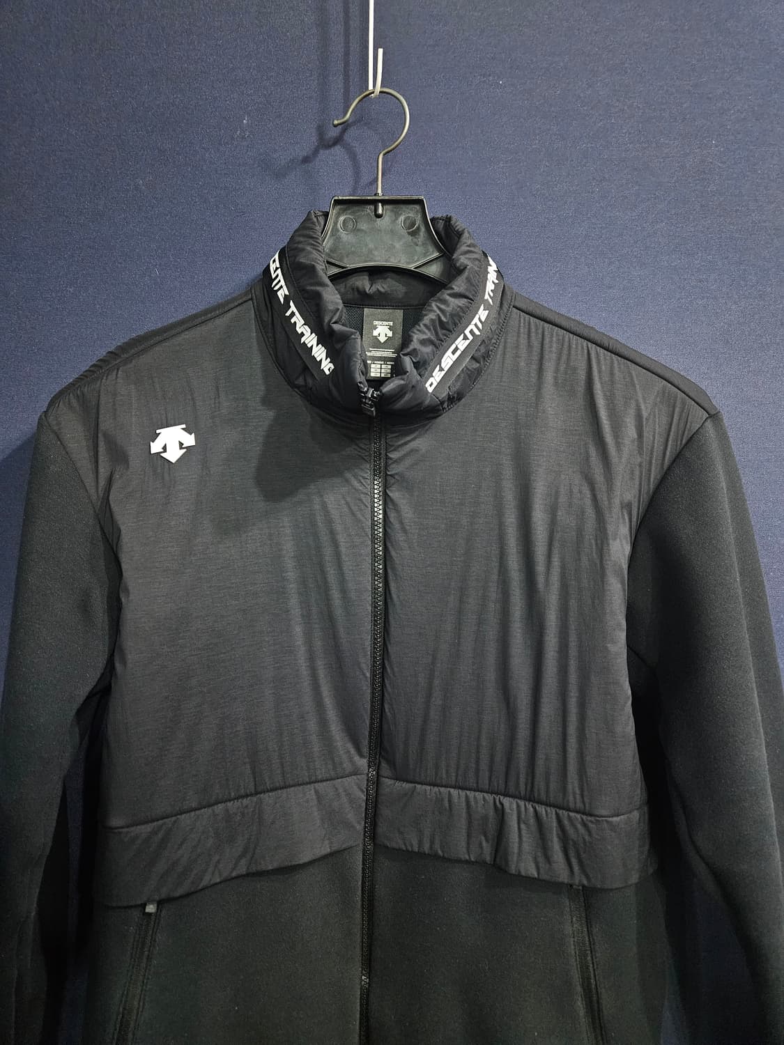 데상트 블랙컬러 남성 세미오버핏 95 후드 집업자켓  상품이미지7