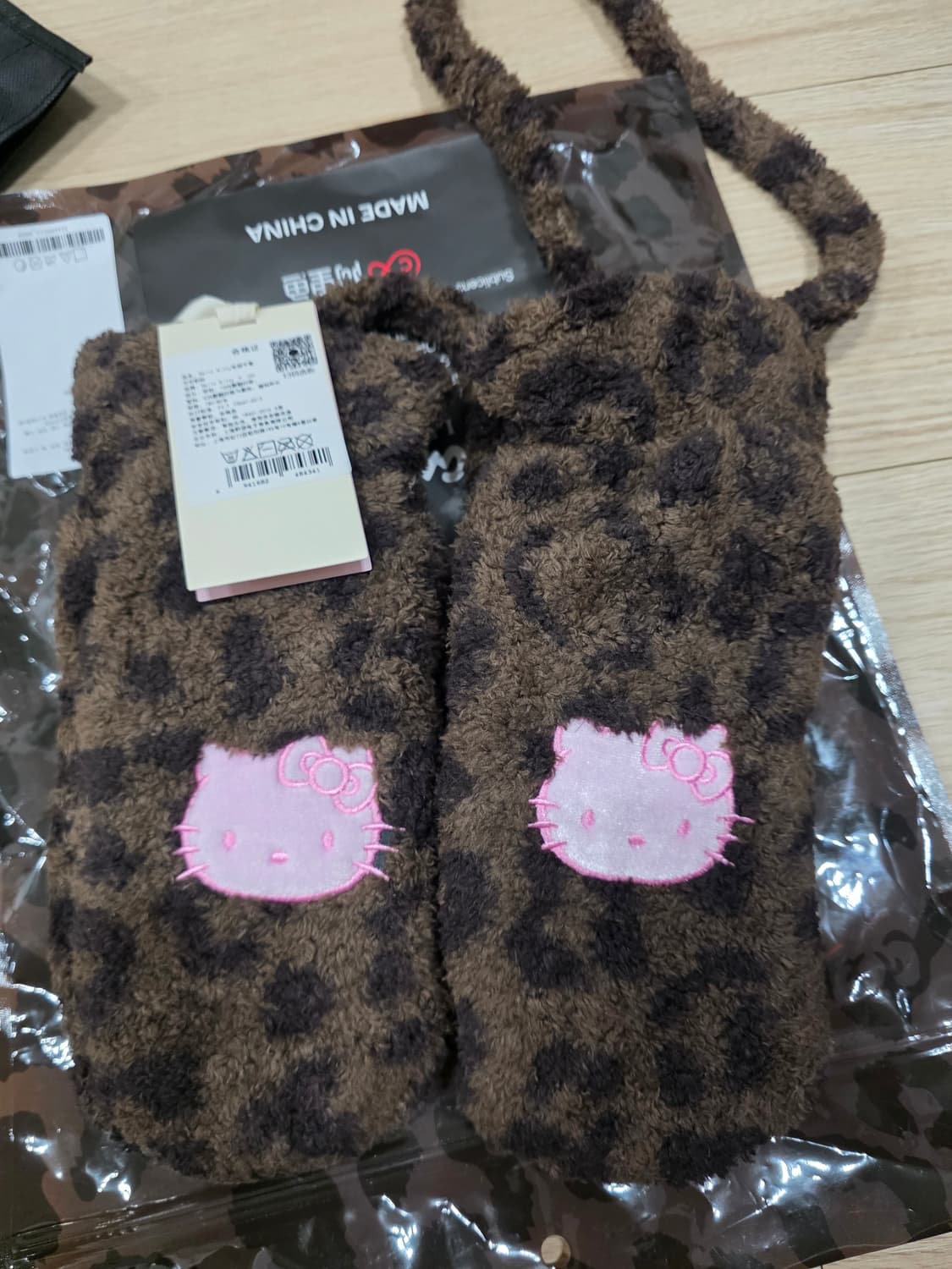 Tbh 헬로키티 벙어리장갑 상품이미지1