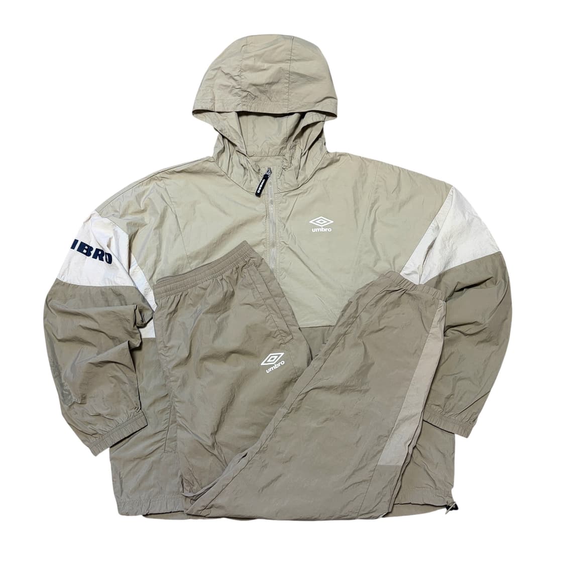 엄브로 컬러블럭 베이지 후드 아노락 트레이닝 세트 상품이미지1