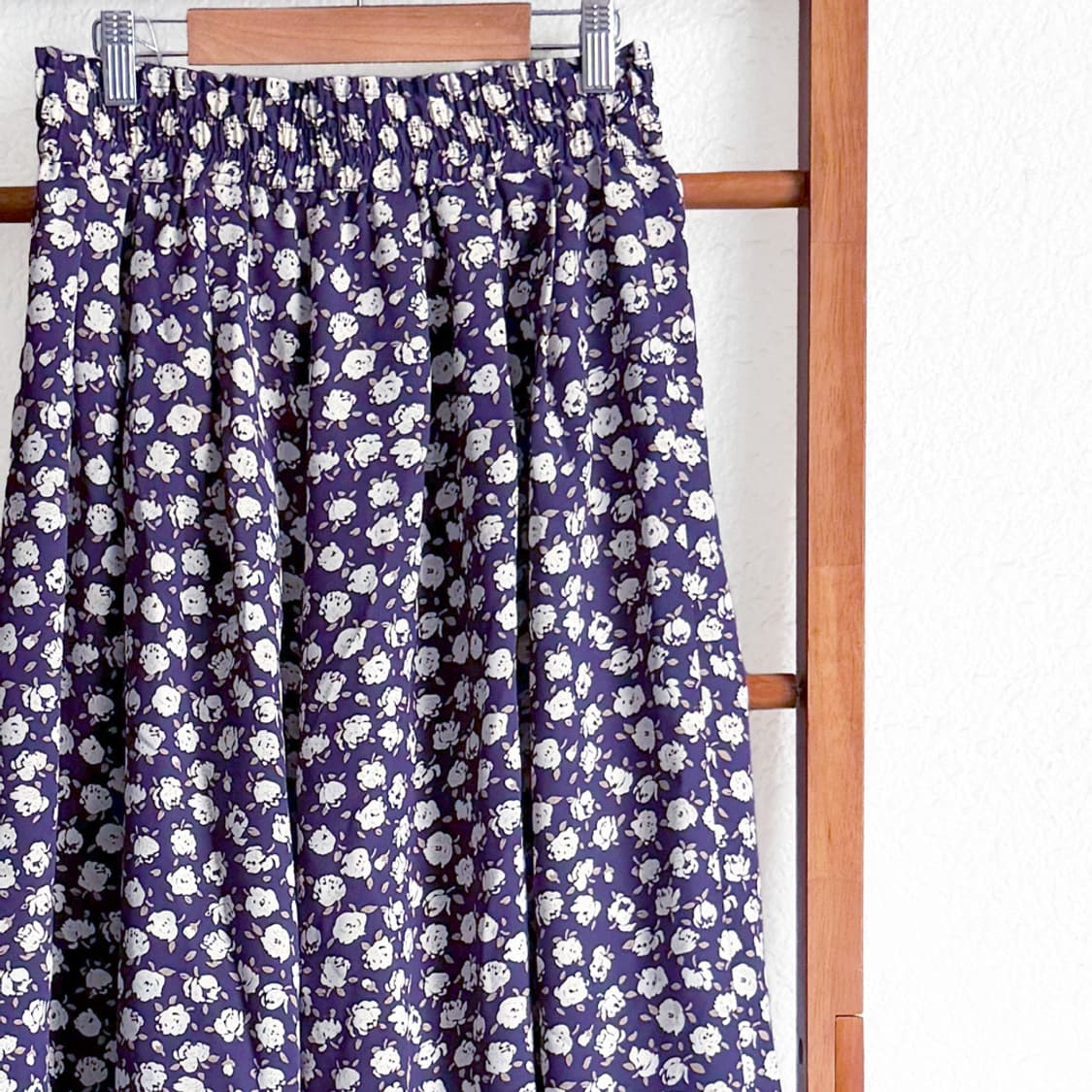 잔꽃 플레어 네이비 팬츠 상품이미지2