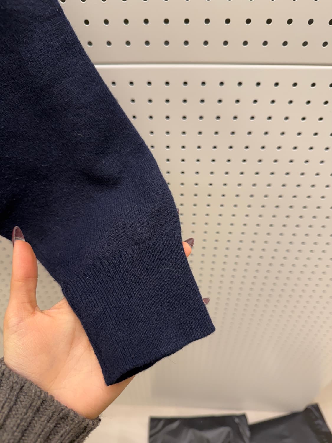 버버리 헨리넥 니트 네이비 U1221 상품이미지4