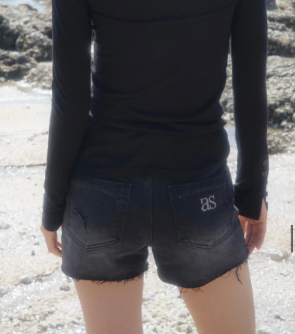 애즈온 흑청 숏팬츠 상품이미지2