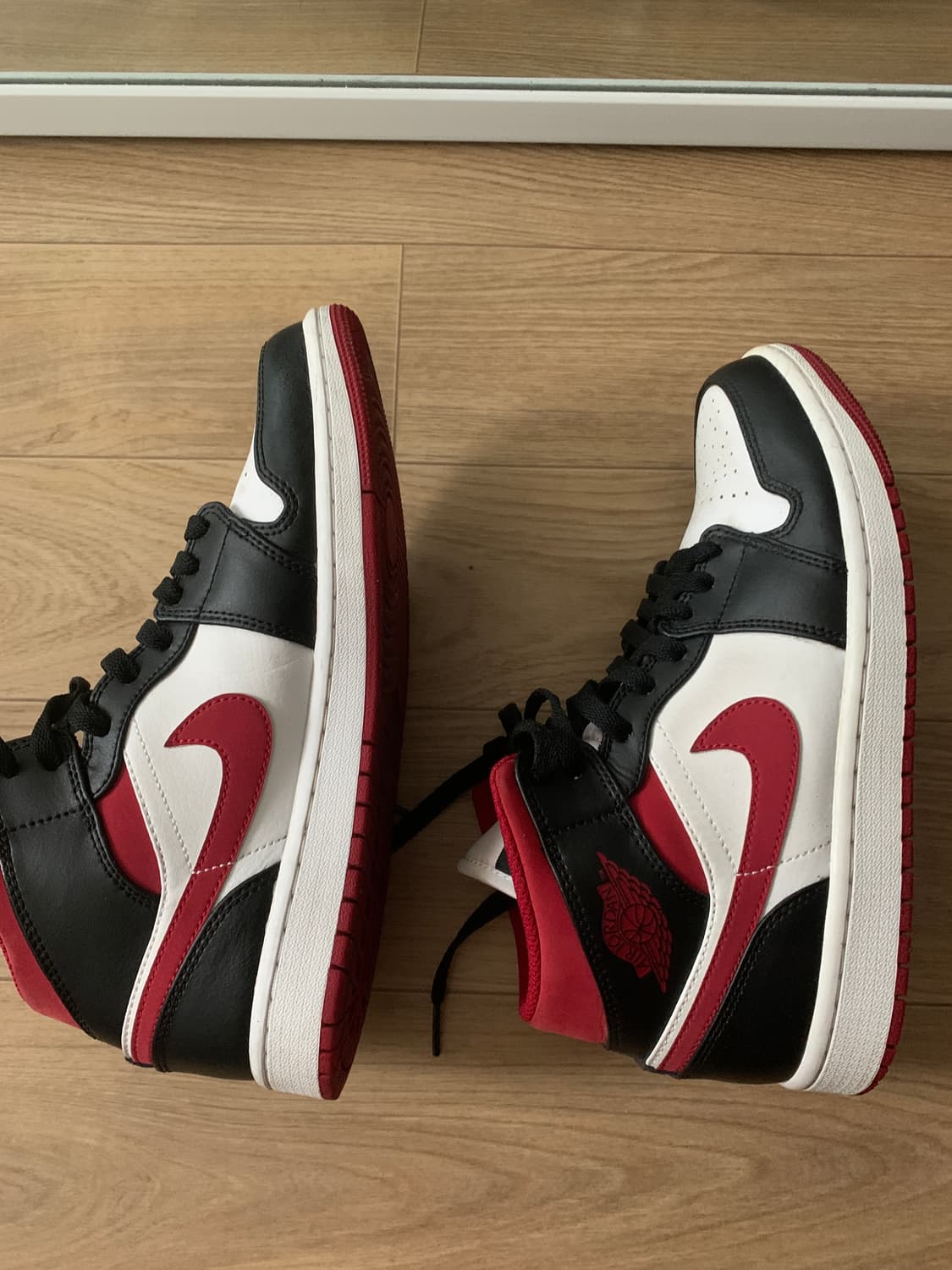 260) nike 나이키 조던1 미드 짐레드 상품이미지1