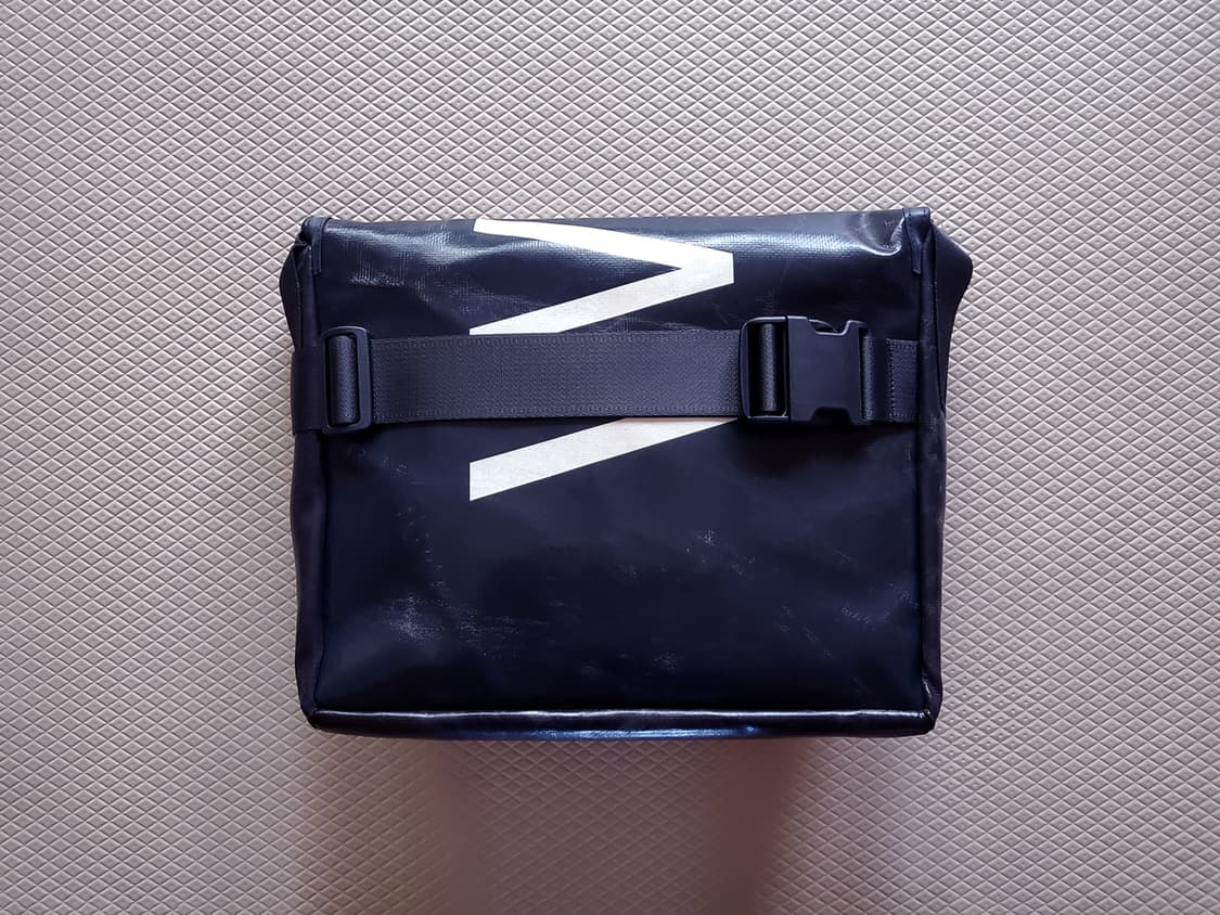 프라이탁 덱스터 올블랙 화이트레터링 (검흰) 상품이미지2