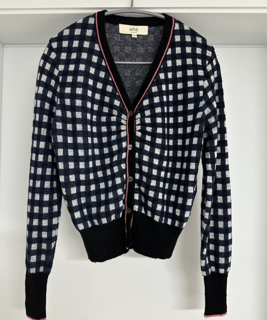 [아떼바네사브루노] 여성 V넥 가디건 상품이미지1