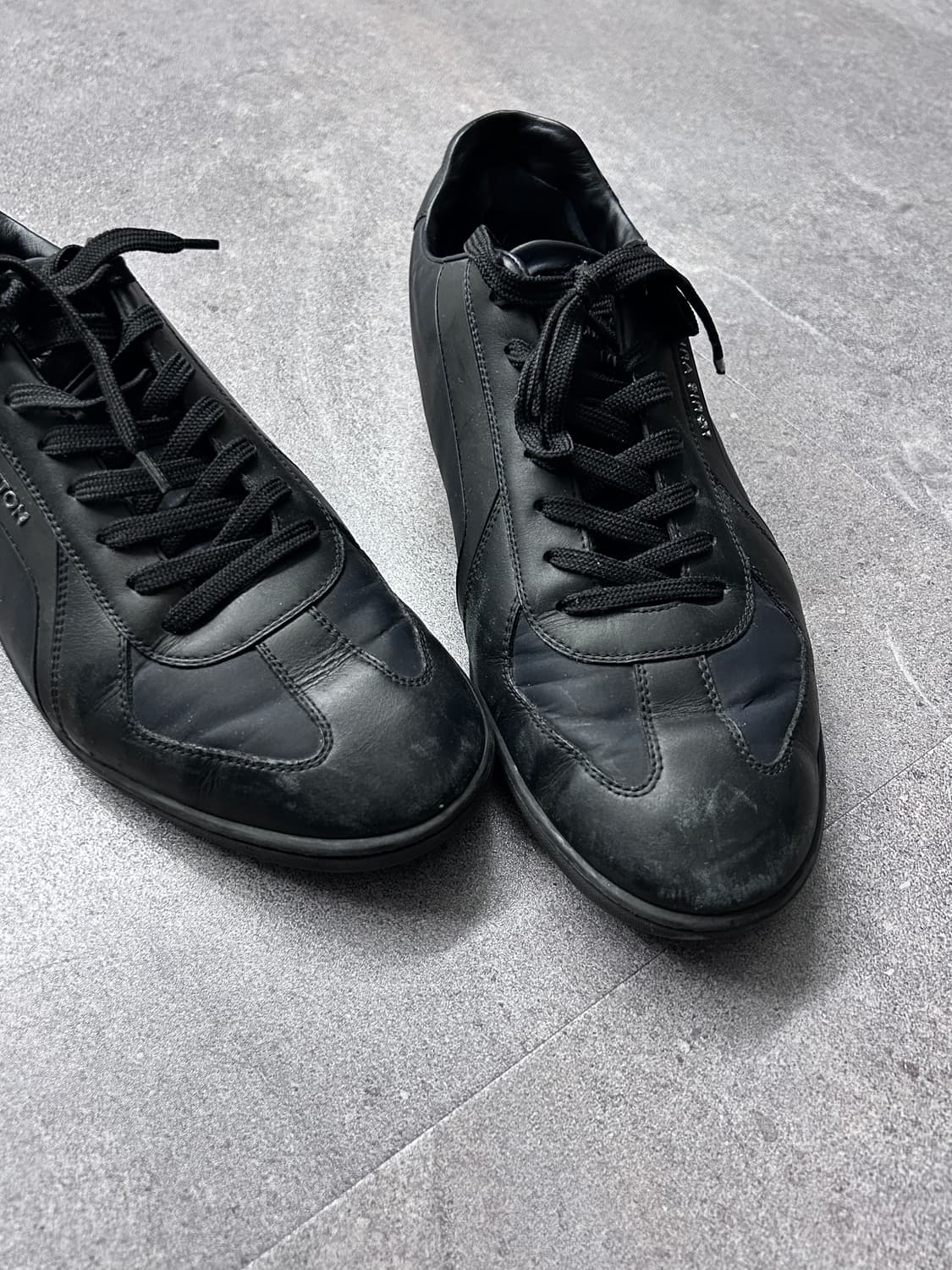 루이비통 로우 레더 스니커즈 상품이미지3