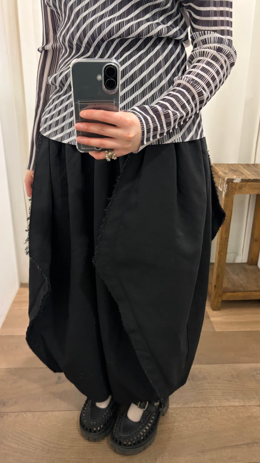 Distressed Ruffle Transformed Pants 상품이미지3