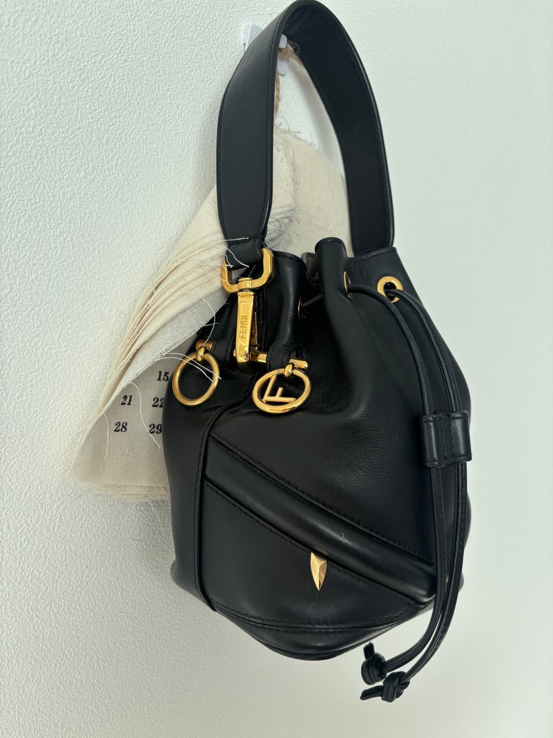 펜디 몬트레조 미니 버킷백 상품이미지7