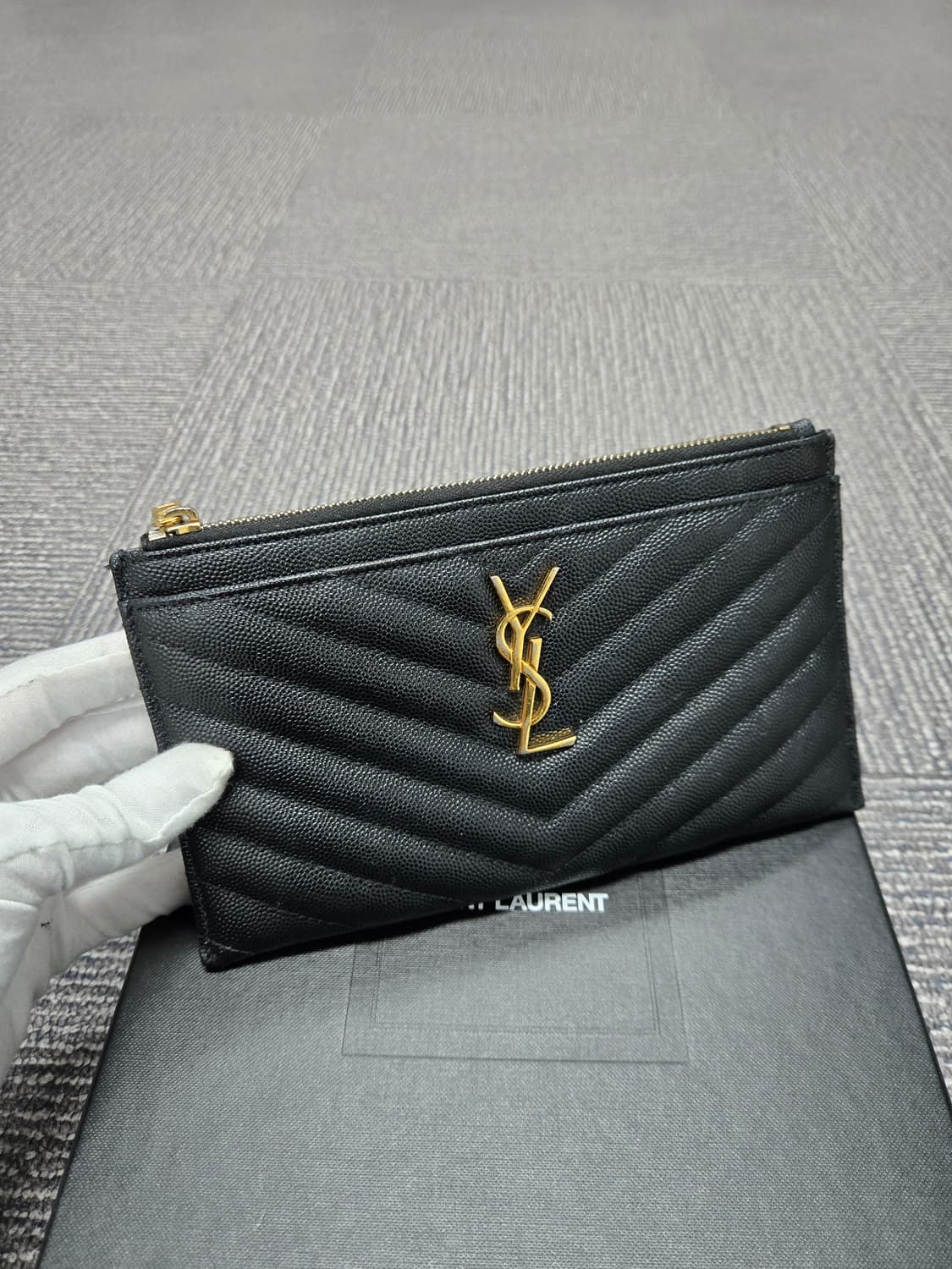 [특가][정품] 입생로랑 빌파우치 상품이미지1