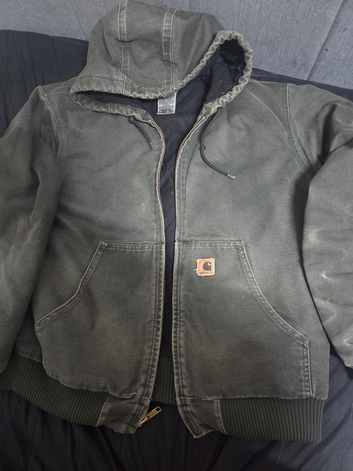 칼하트 j130 mos L 판매 합니다 상품이미지1