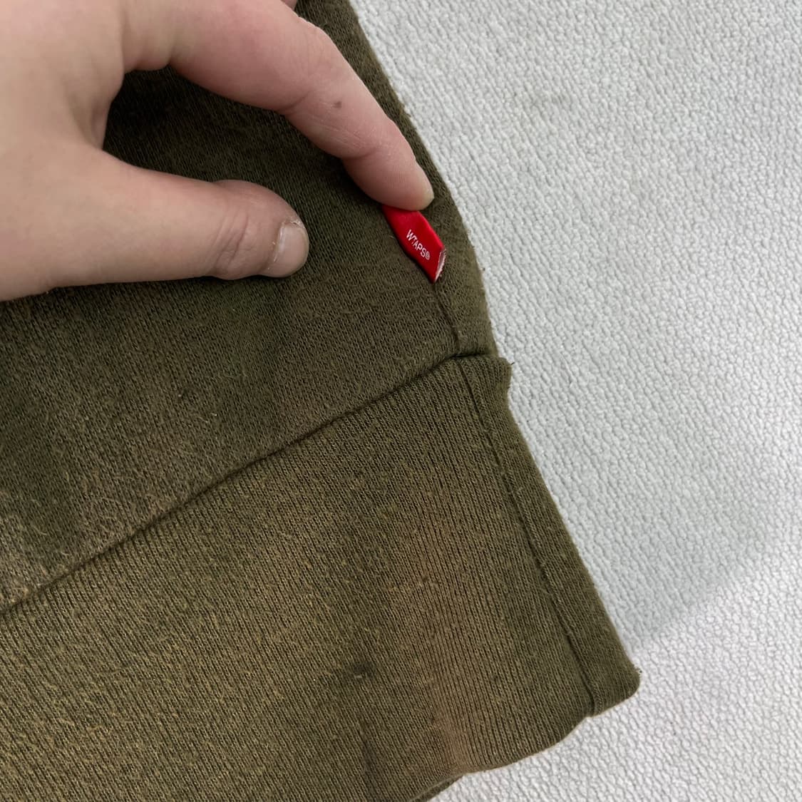 100 더블탭스 올리브 카키 맨투맨 상품이미지5