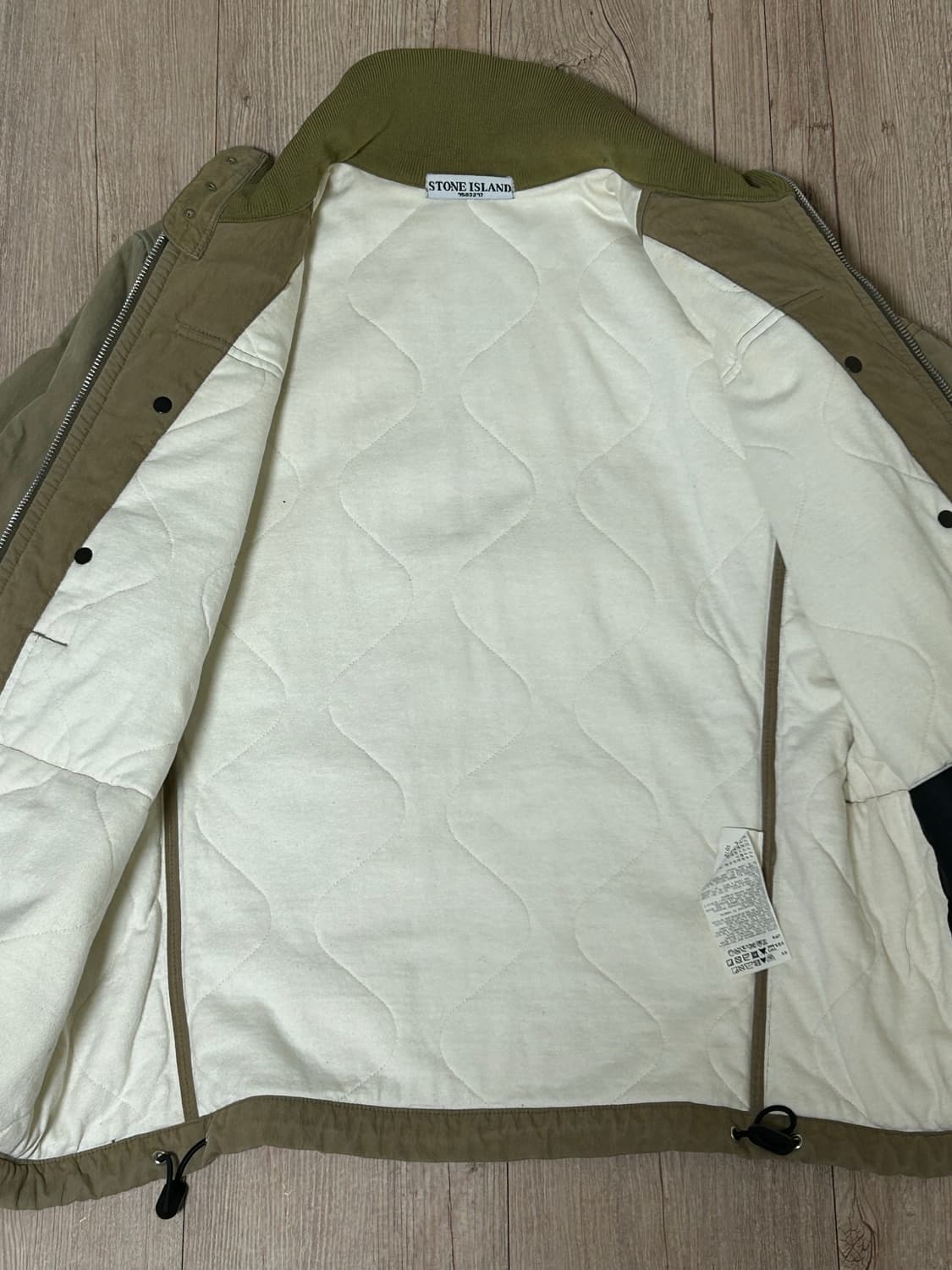 스톤아일랜드 카키 봄버 자켓 상품이미지3