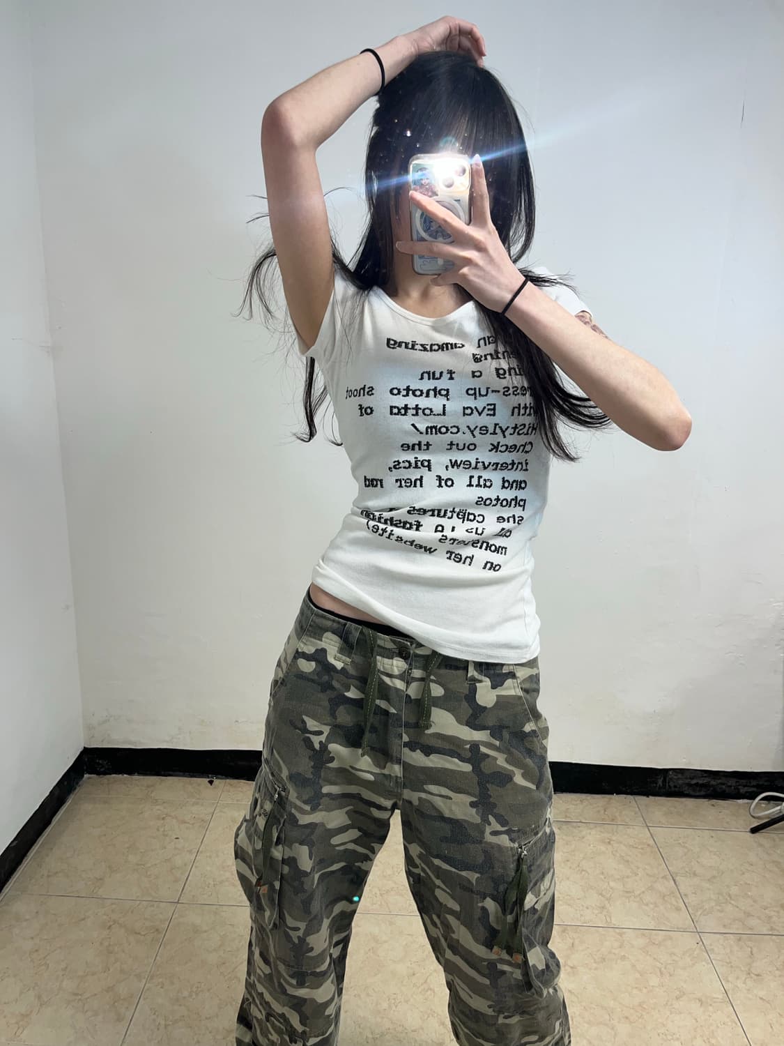 Y2K 화이트 레터링 티셔츠 상품이미지1