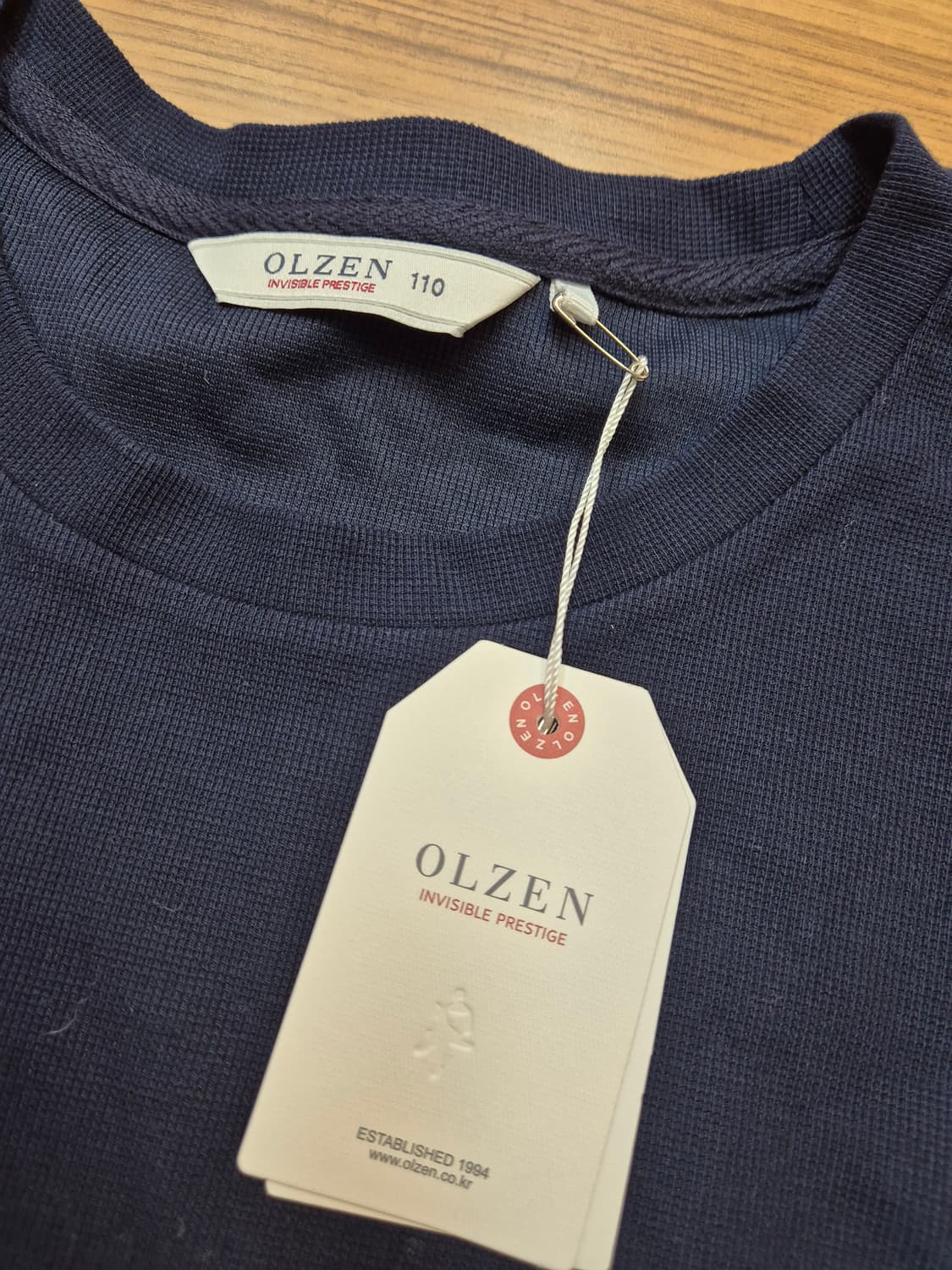 OLZEN 남성 긴팔 티셔츠 완전 새상품입니다. 택 달린 그대로 보관하고 상품이미지3