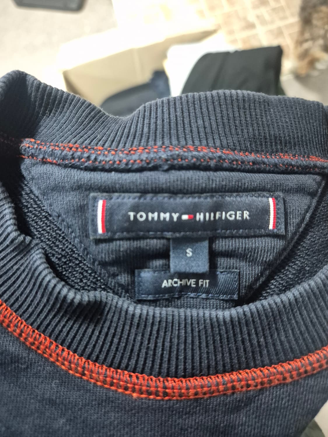 타미힐피거 네이비 빈티지 맨투맨 상품이미지4