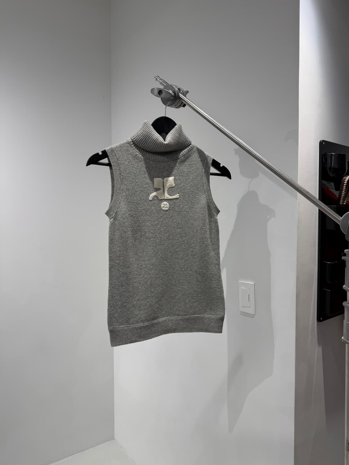 꾸레쥬 니트 상품이미지1