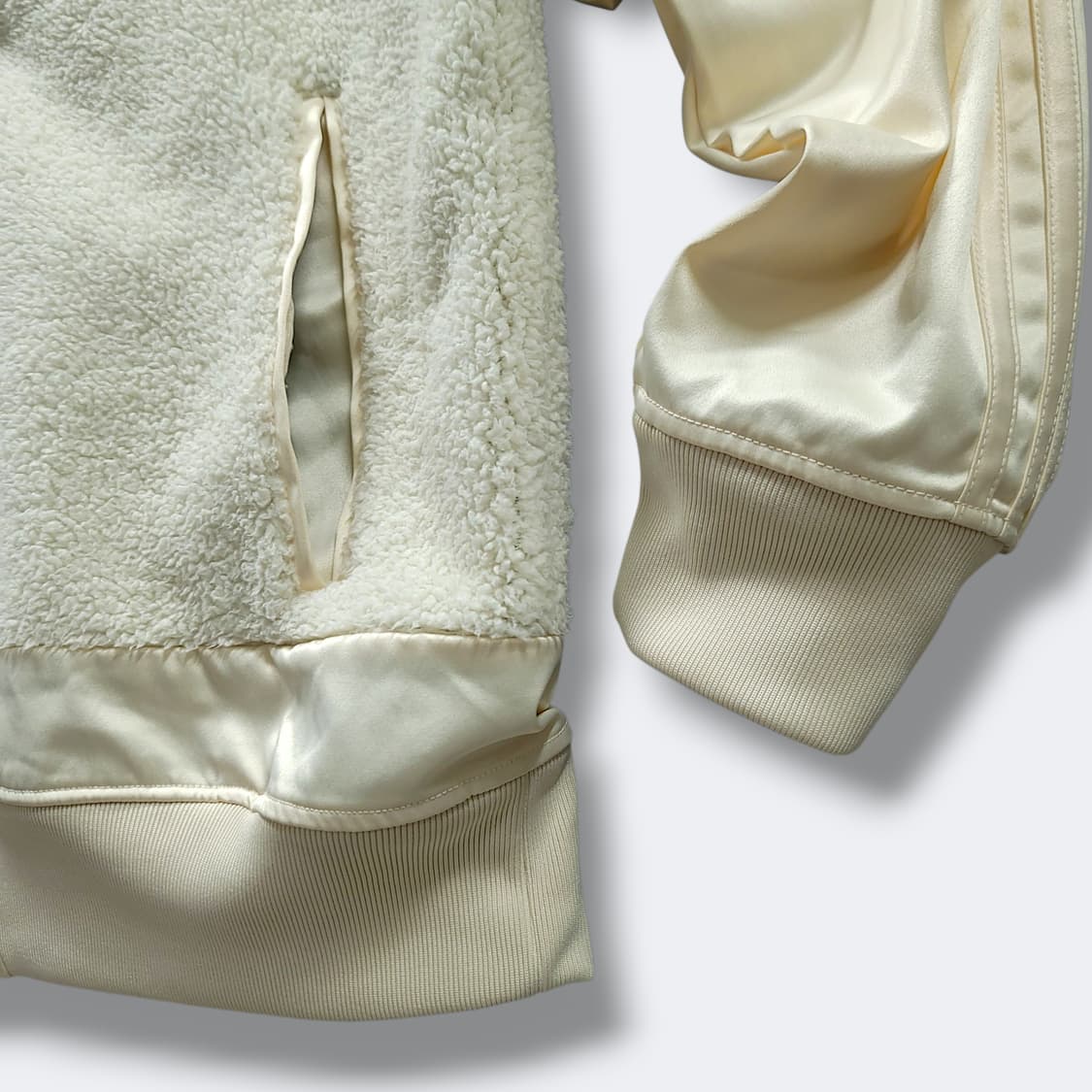 [105] 아디다스 크림 쉐르파 파이어버드 레터맨 기모 바시티 자켓 상품이미지6