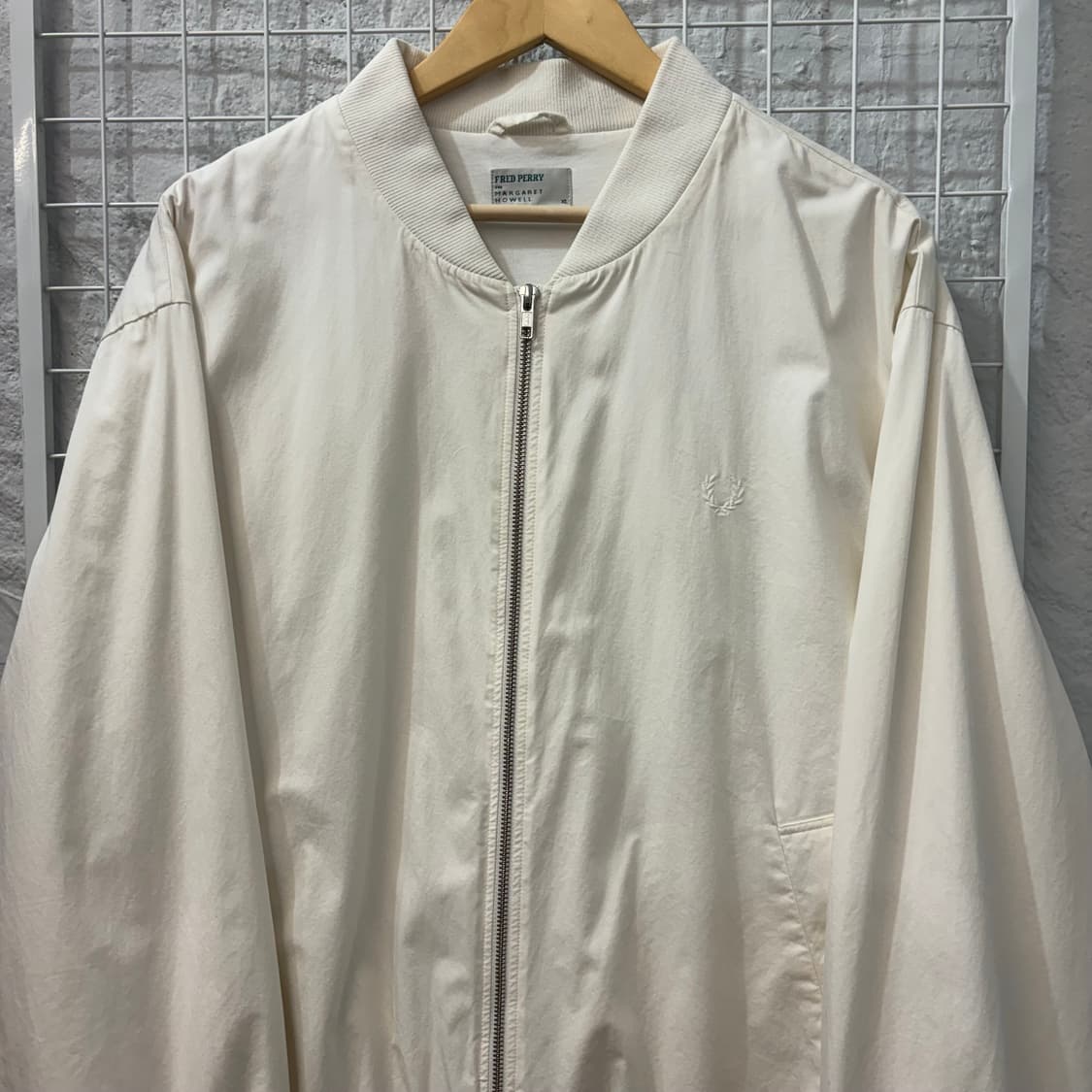 프레드페리 X 마가렛호웰 화이트 봄버 자켓 XL 상품이미지3