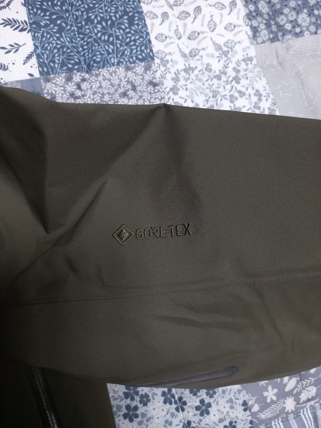 아크테릭스  고어텍스 베타 롱후디 포리지 L(실용105) 상품이미지3