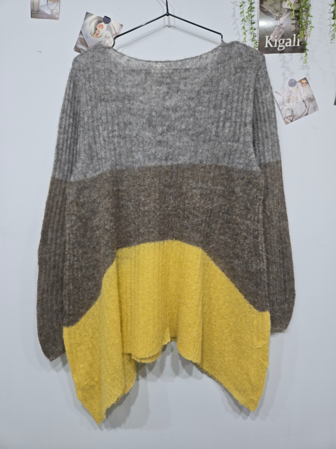 플랜테이션 배색 브이넥 니트 스웨터 이세이미야케 상품이미지3