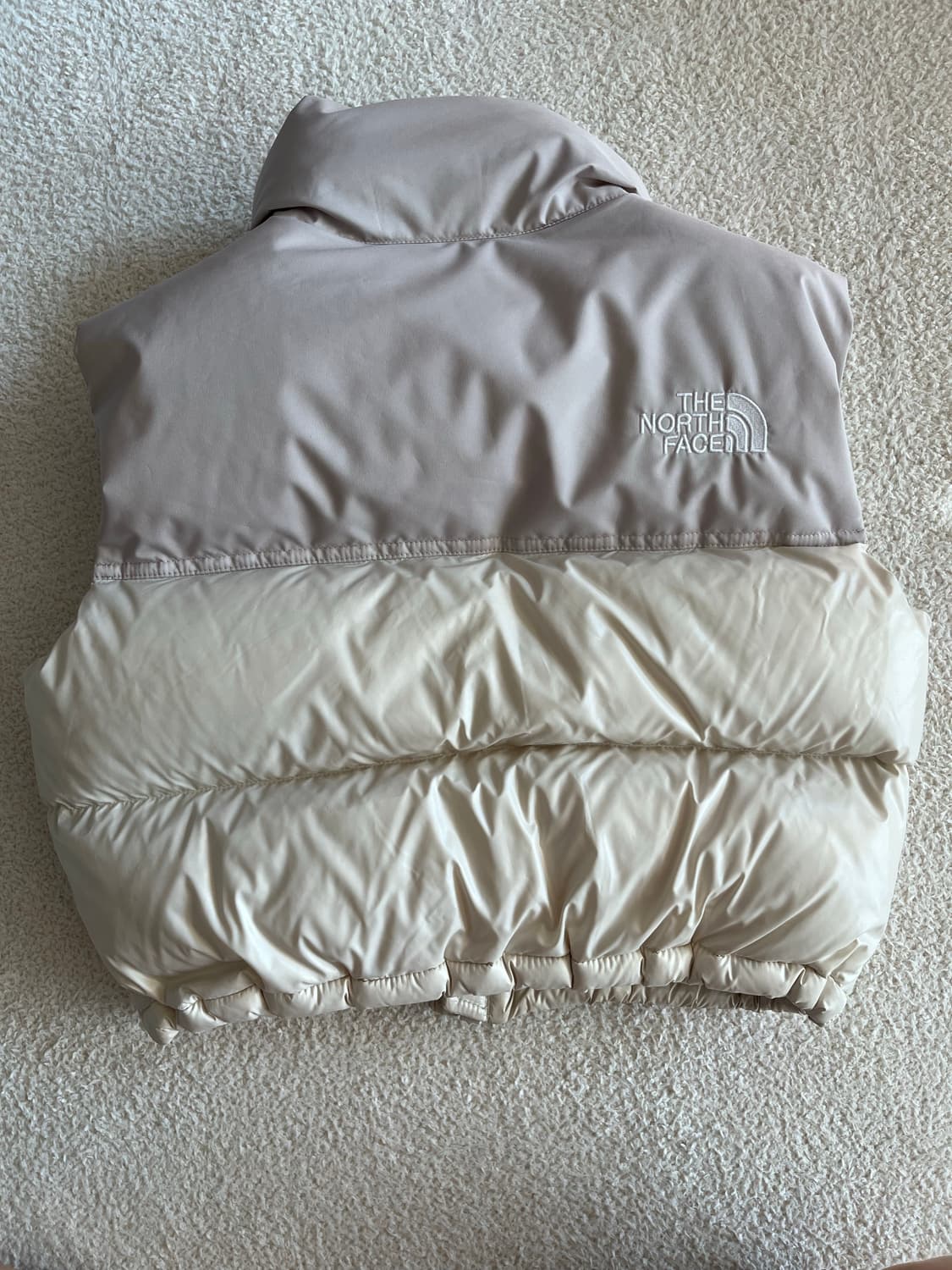 노스페이스 눕시 여성 다운 베스트 크림 S 상품이미지5