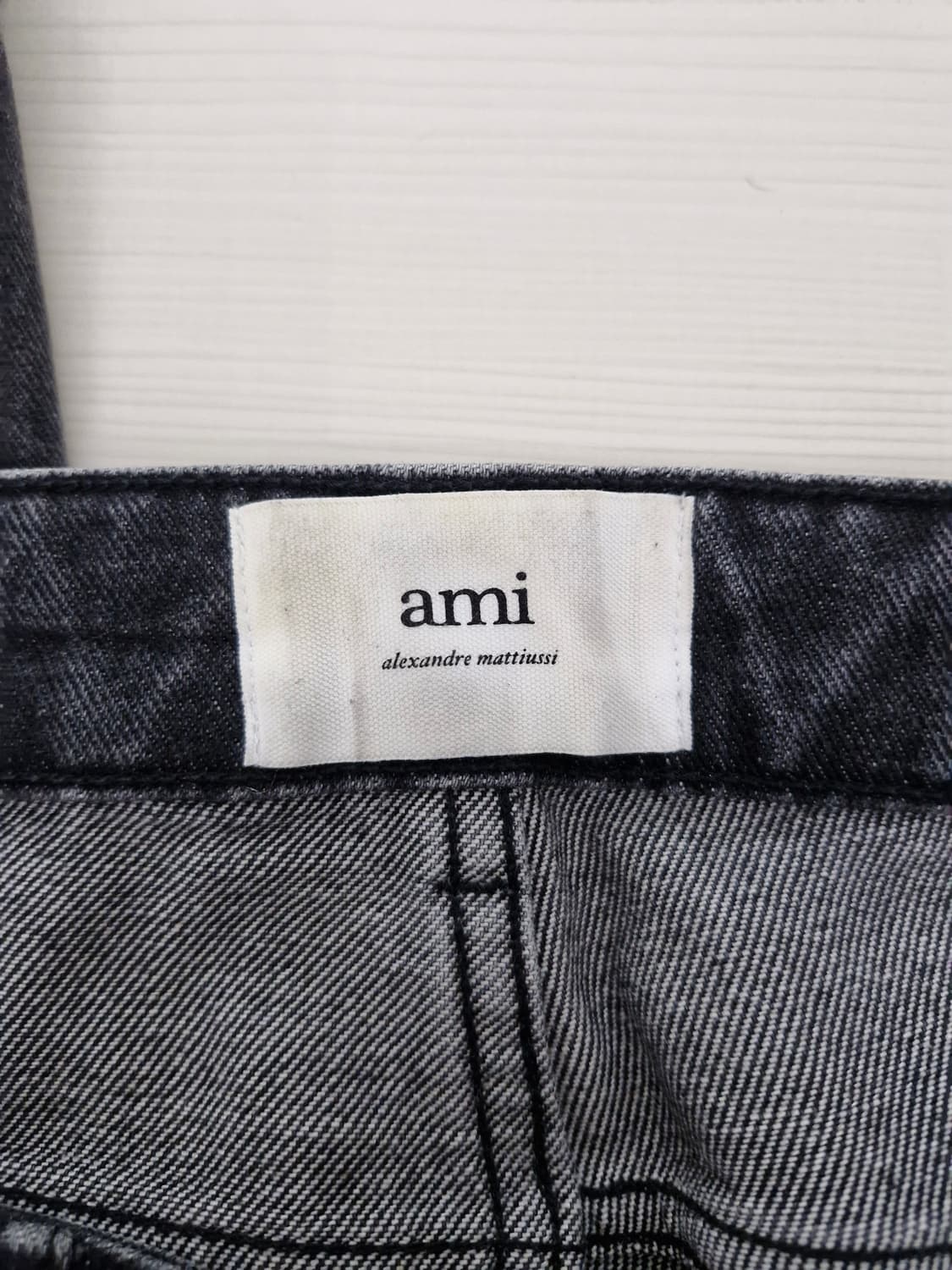 아미(AMI)23년 슬림핏 블랙 워싱 데님 팬츠 상품이미지6
