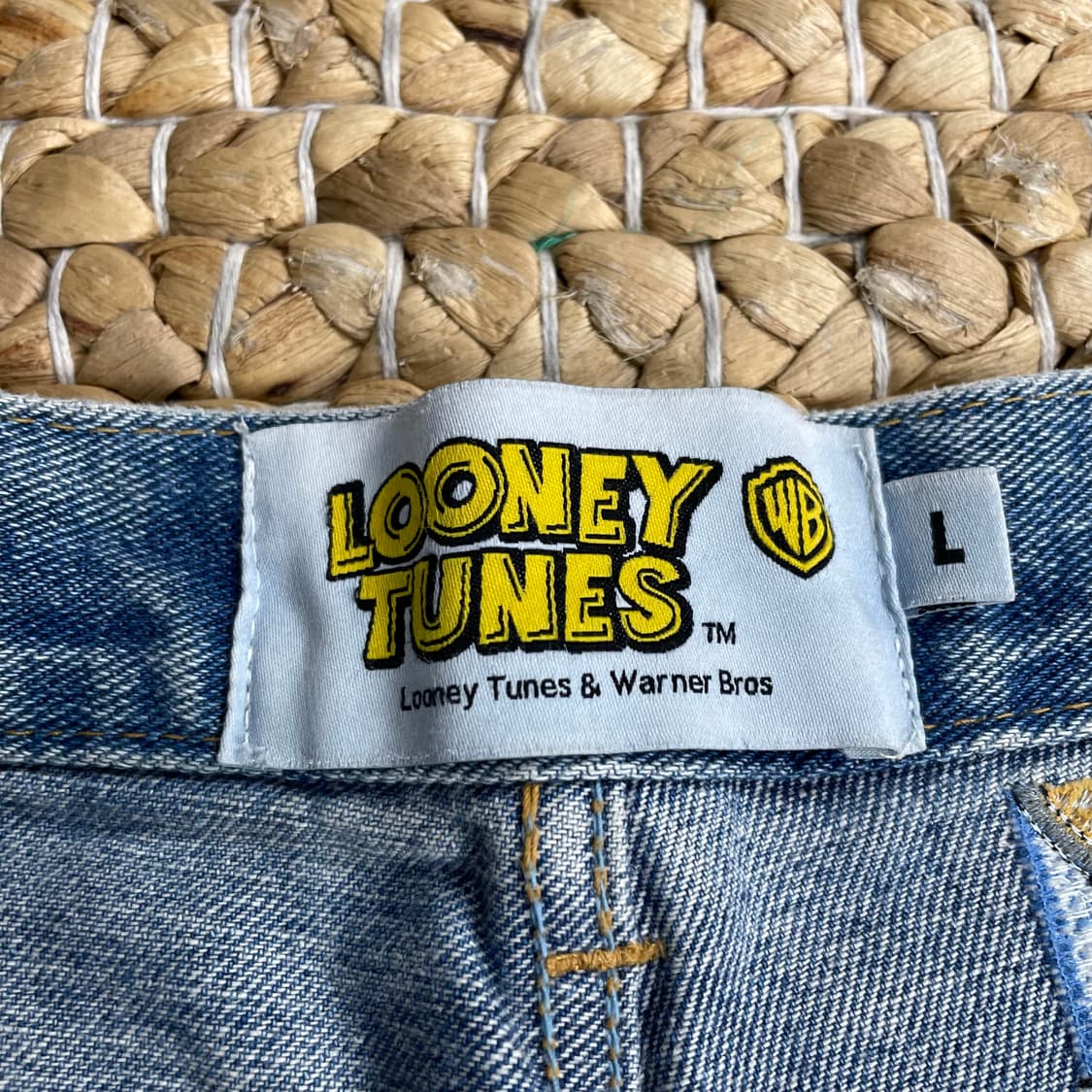 2000s 루니툰즈 엠브로이드 데님 반바지 상품이미지5
