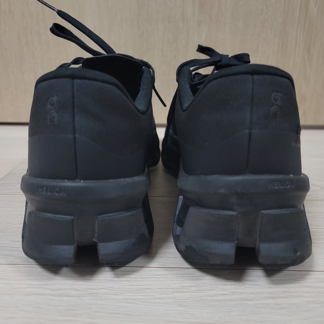 [260]<상태최상> 온러닝ON x 파프PAF 클라우드몬스터2 블랙 상품이미지3