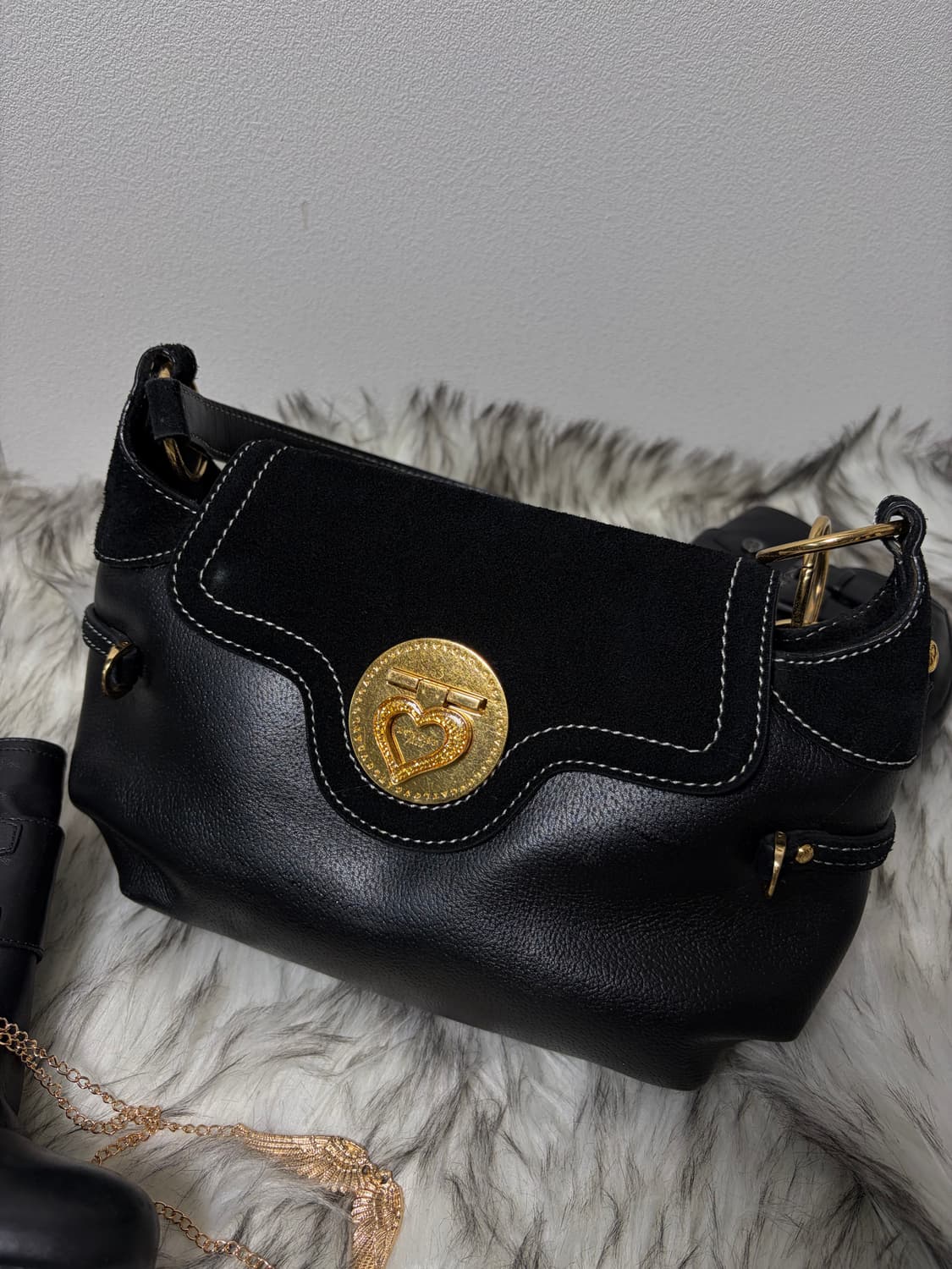 Lovcat 러브캣 블랙 골드 하트 숄더백 상품이미지2