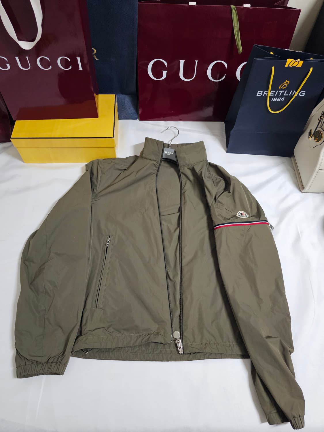 몽클레어 삼선바람막이 팝니다 상품이미지3