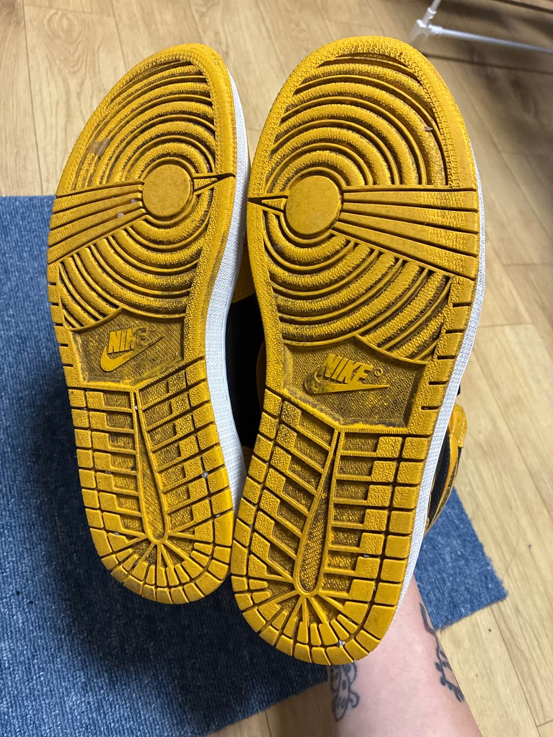 Nike 조던1 하이 택시(?) 상품이미지4