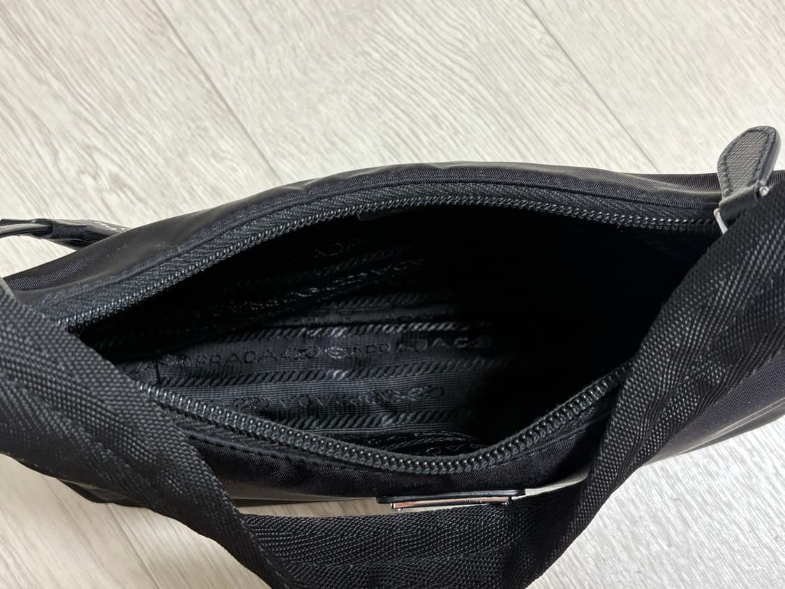 프라다 리에디션 2000 리나일론 미니 숄더백 상품이미지4