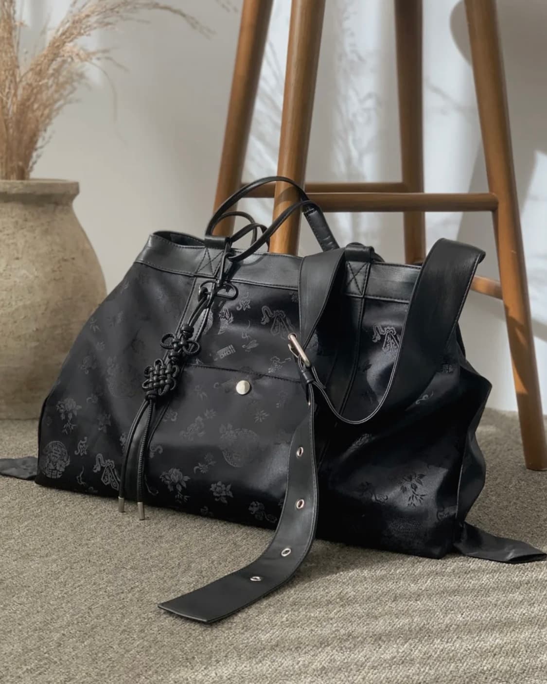 칠 하나 투 구육 | 댕기백 숄더백 크로스백 블랙 상품이미지1