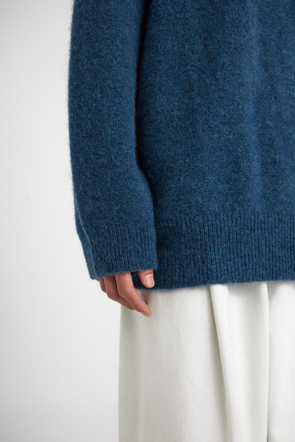유스 오버사이즈 니트 블루 상품이미지4