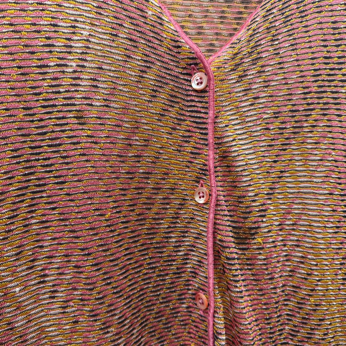 미쏘니 브이넥 긴팔 가디건 스트라이프 패턴 디테일 핑크 배색 컬러 상품이미지8