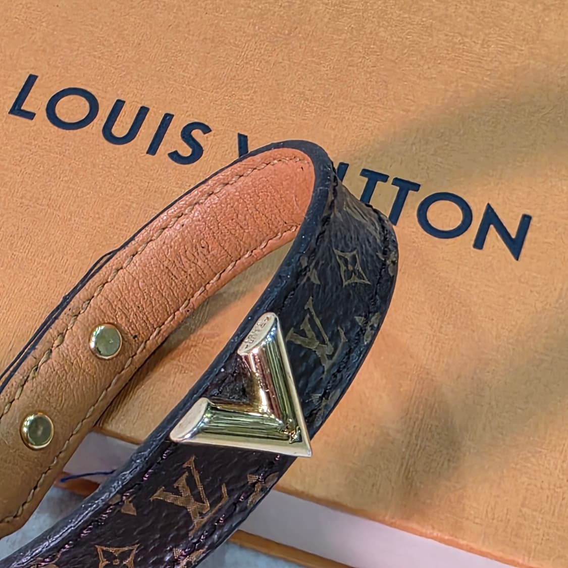 루이비통 모노그램 에센셜v 팔찌 m6042 상품이미지6